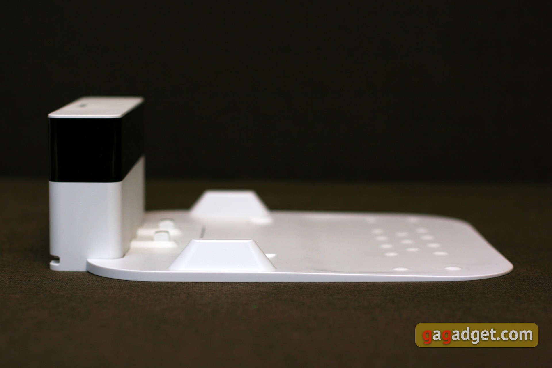 Przegląd odkurzacza robota iRobot Roomba S9 + i Braava jet m6: pary sportowe-14