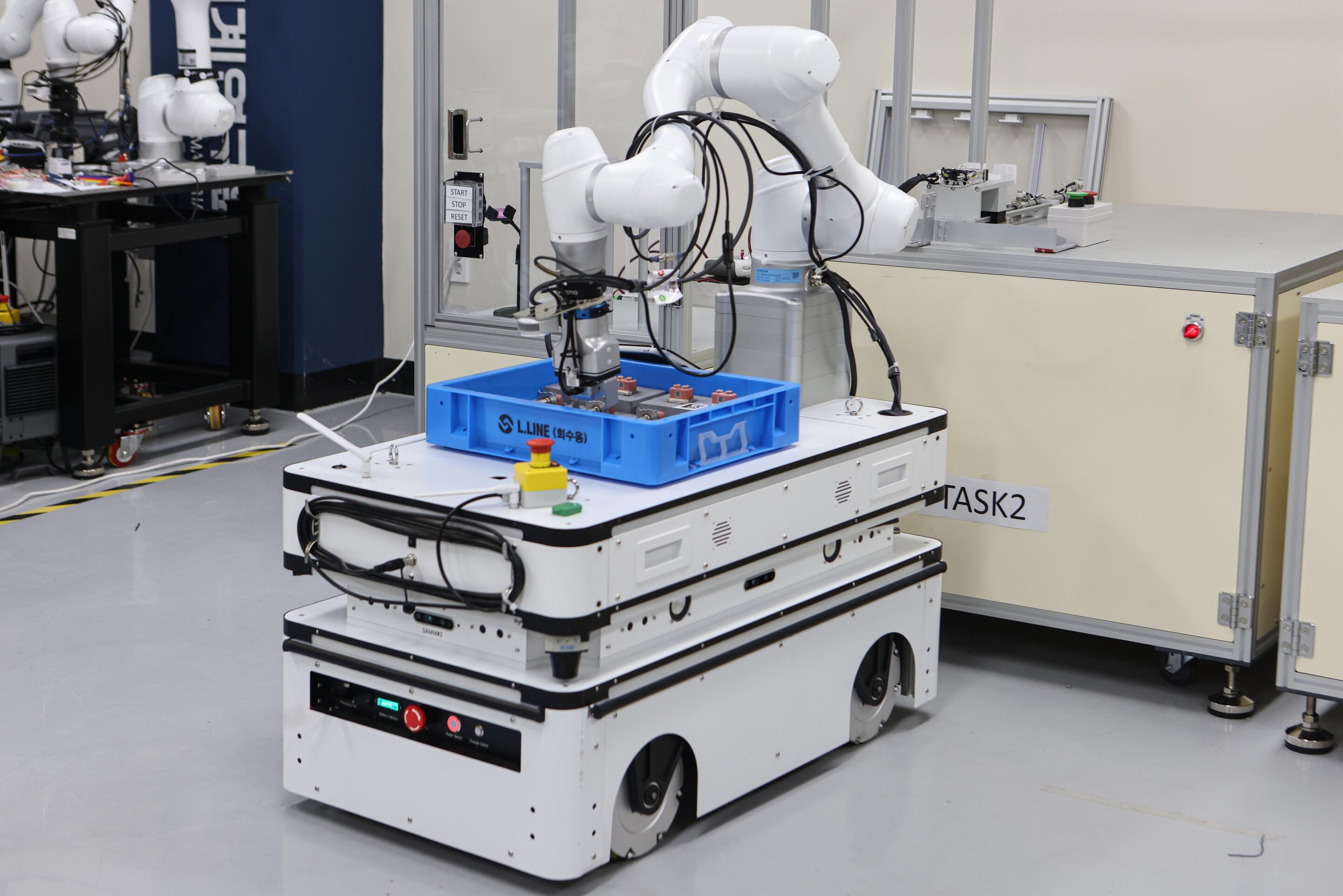 Zespół z Korei opracował sztuczną inteligencję do sterowania robotami przemysłowymi