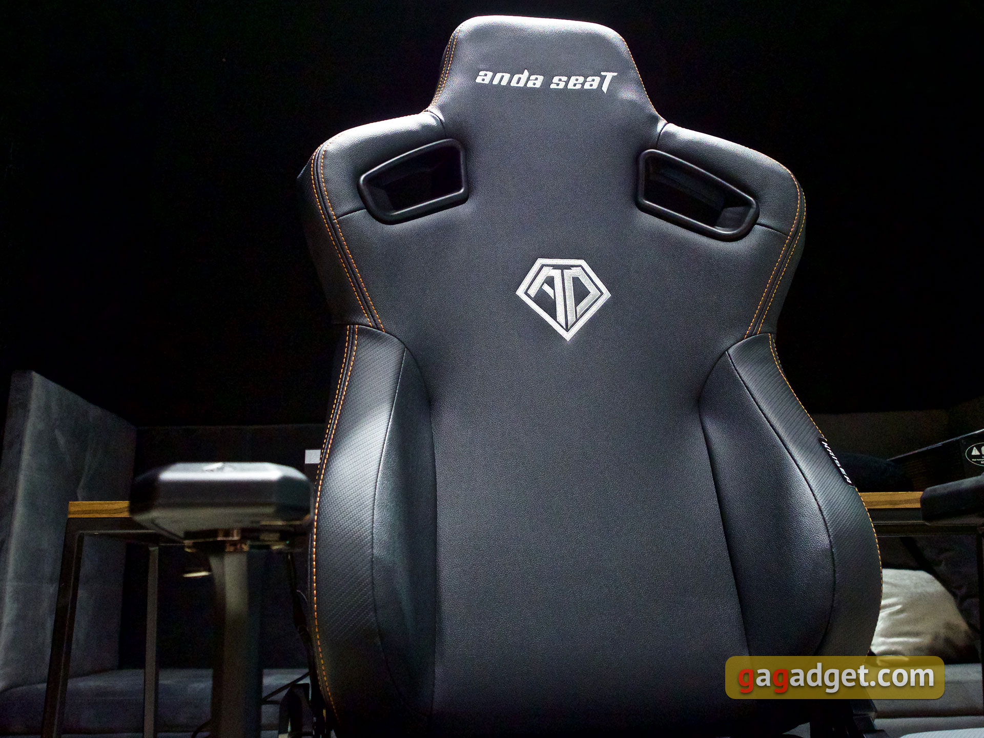 Tron do gier: recenzja fotela do gier Anda Seat Kaiser 3 XL-7