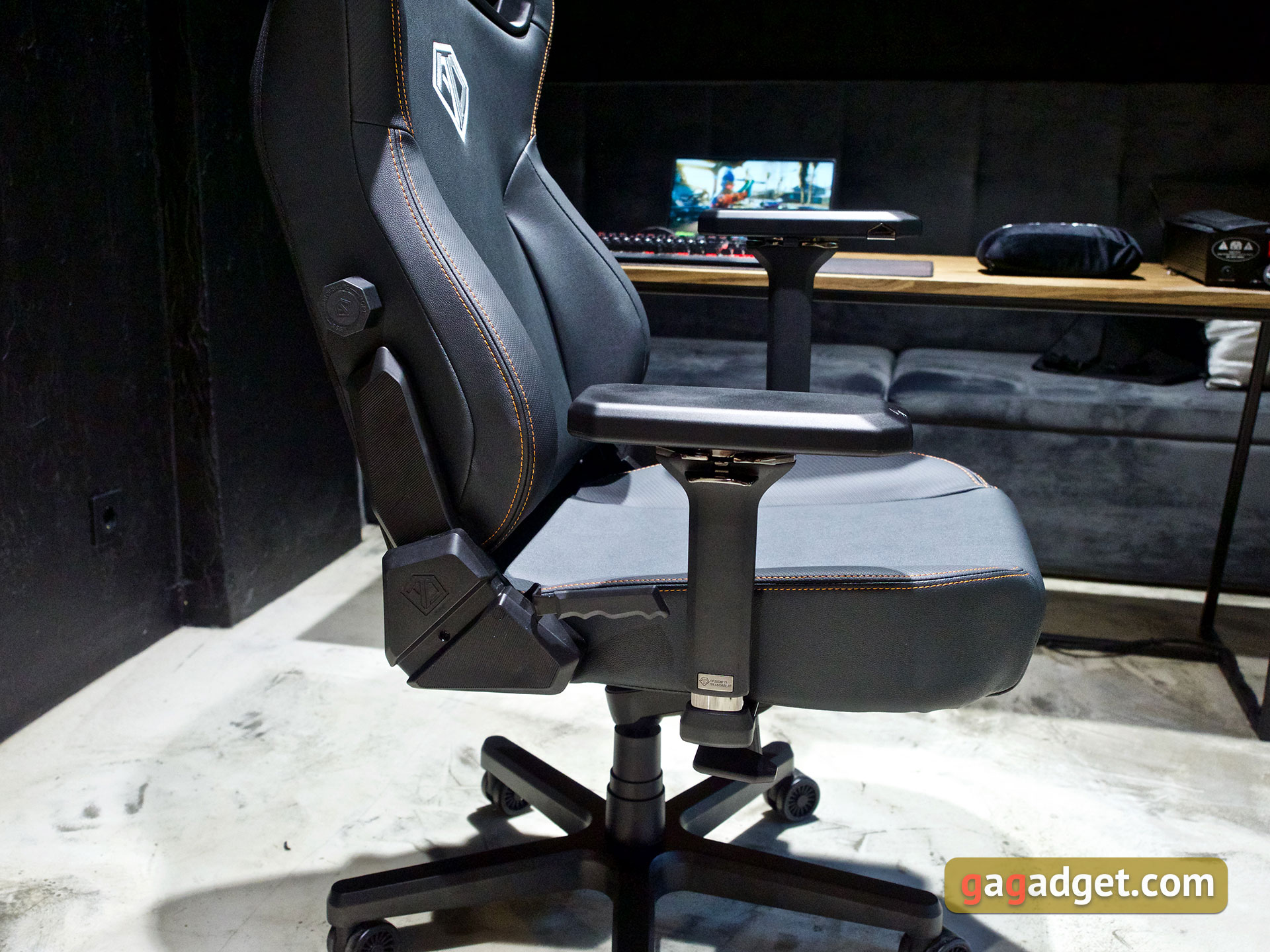Tron do gier: recenzja fotela do gier Anda Seat Kaiser 3 XL-34