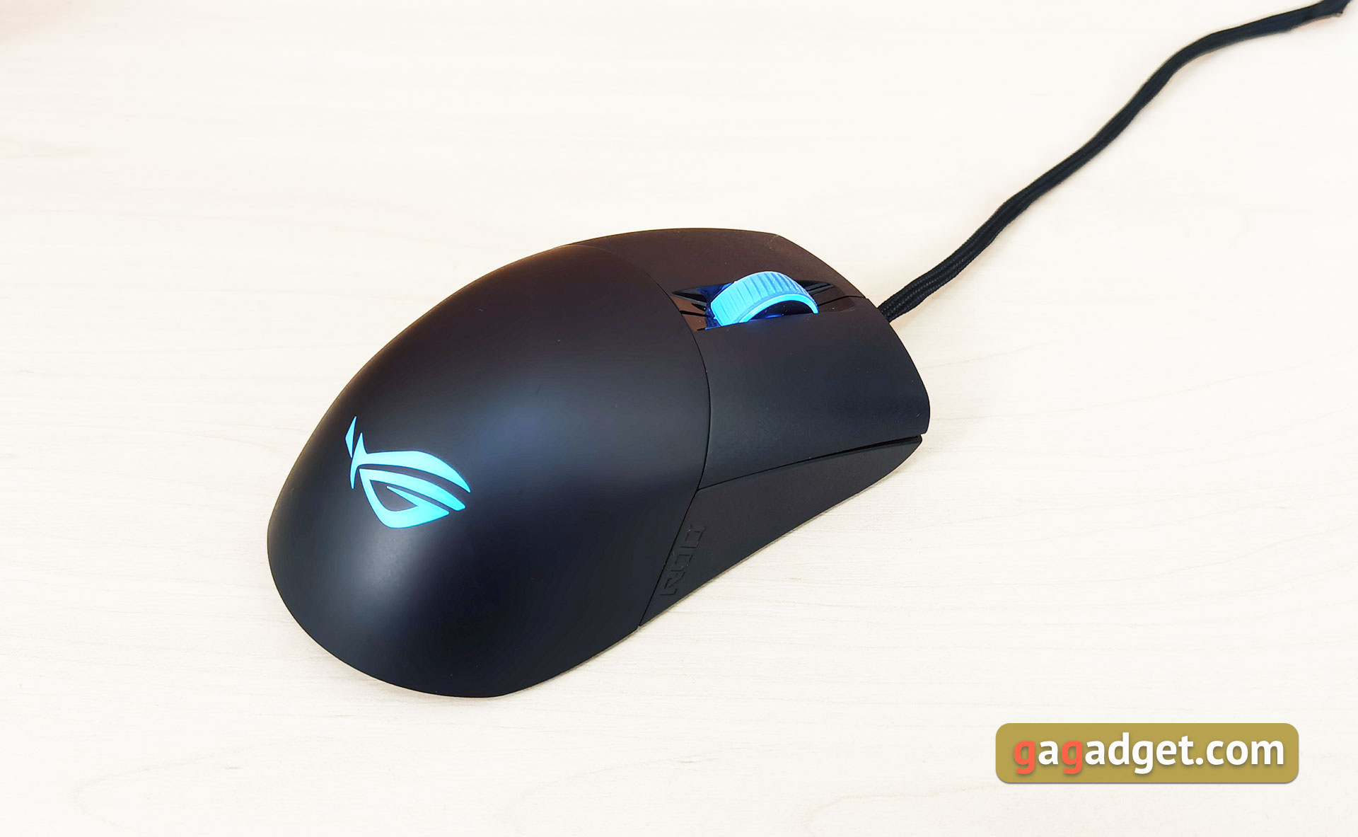 Recenzja ASUS ROG Keris: Ultralekka gamingowa mysz z szybkim czujnikiem -12