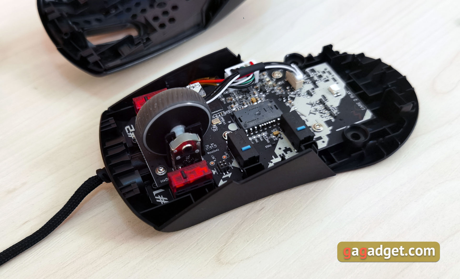 Recenzja ASUS ROG Keris: Ultralekka gamingowa mysz z szybkim czujnikiem -19