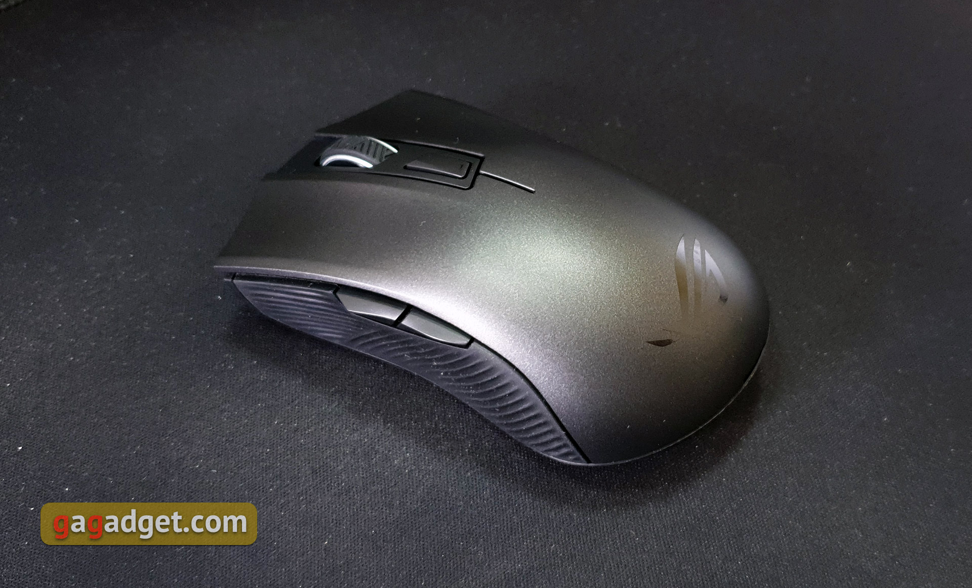 Recenzja ASUS ROG Strix Carry: bezprzewodowa mysz do gier dla podróżujących graczy