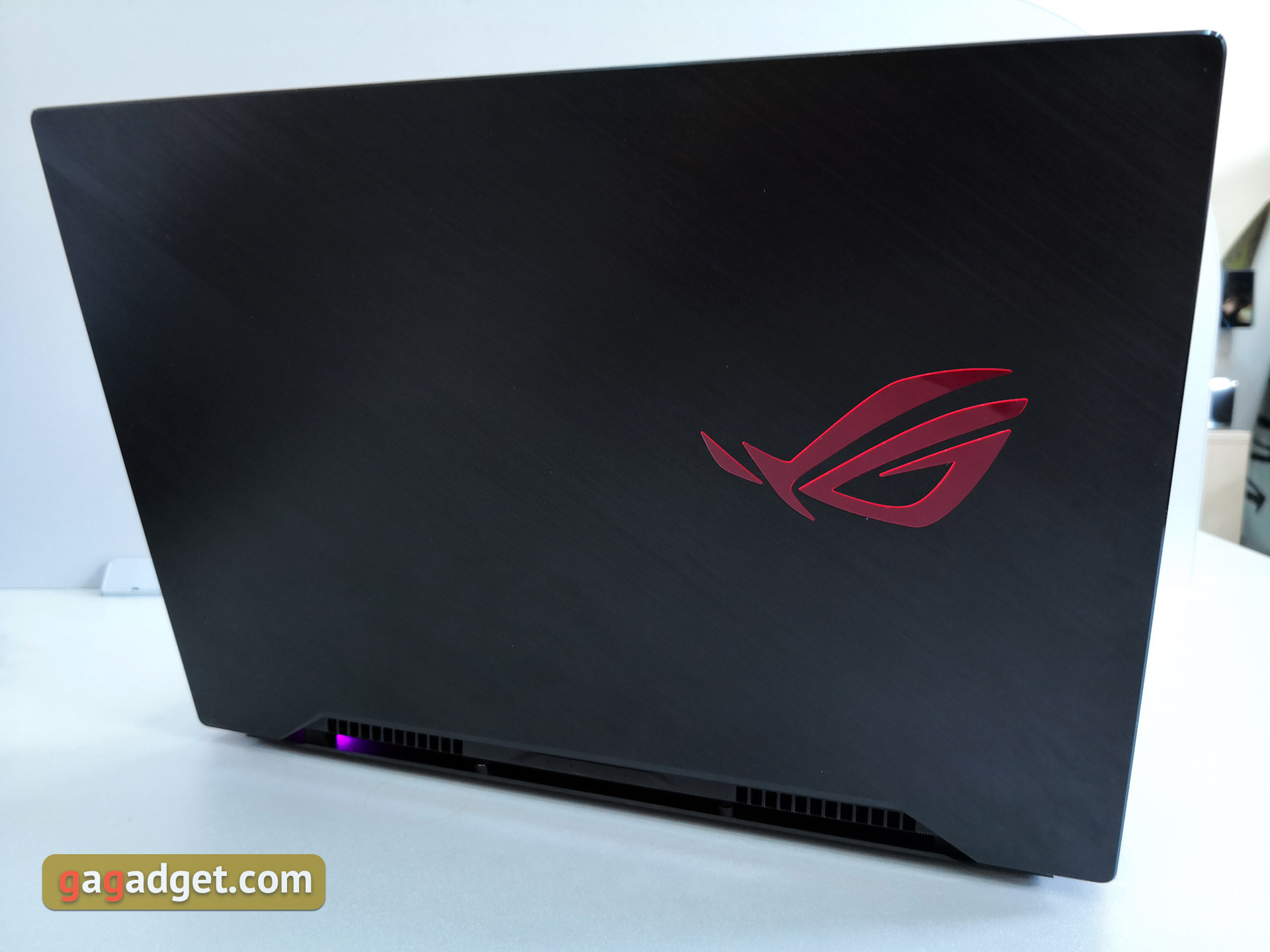 Recenzja ASUS ROG Zephyrus S GX502GW: wydajny laptop do gier z GeForce RTX 2070 o wadze zaledwie 2 kg-6