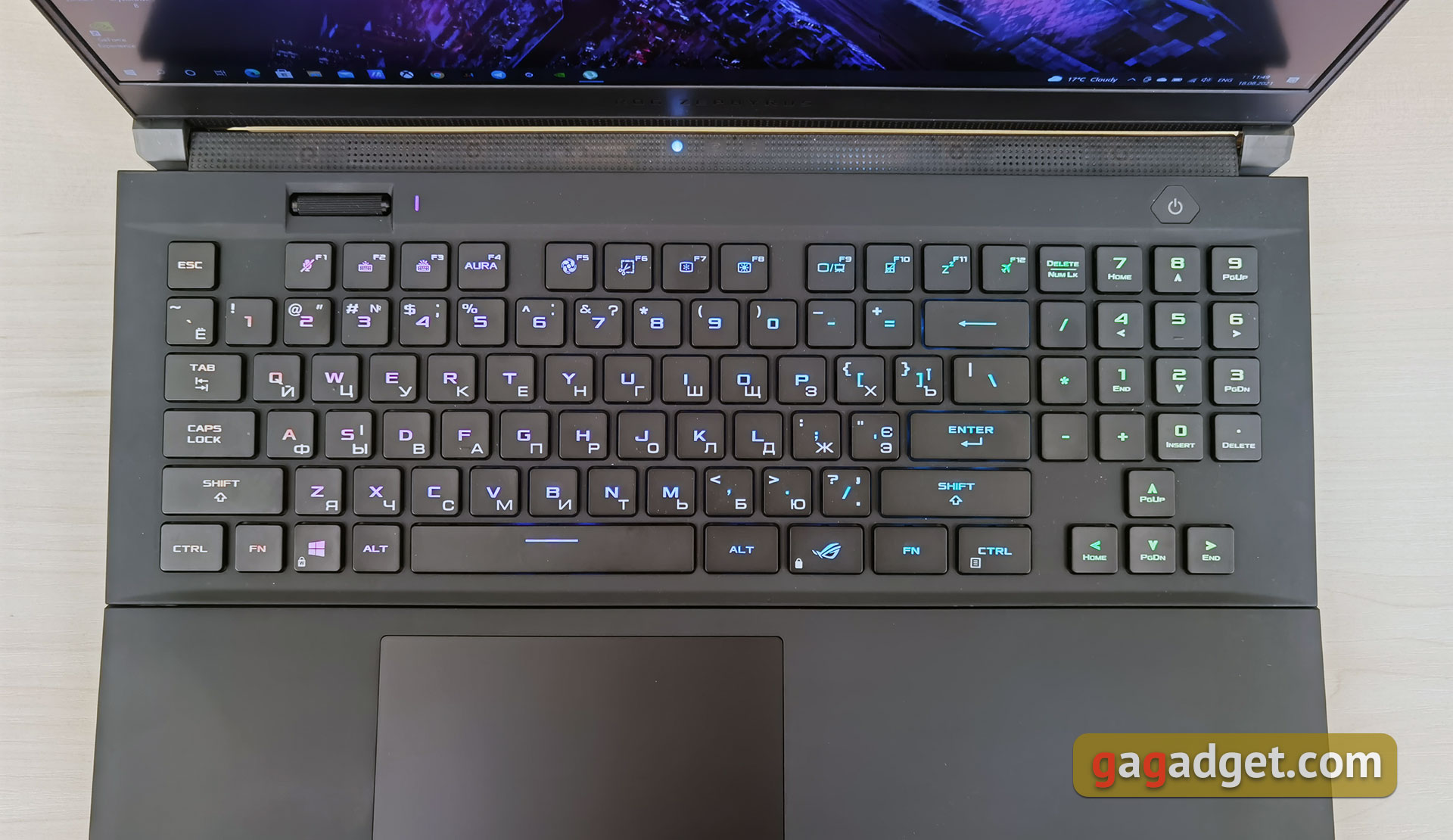 Recenzja ASUS ROG Zephyrus S17 GX703: laptop do gier za wszystkie pieniądze-15