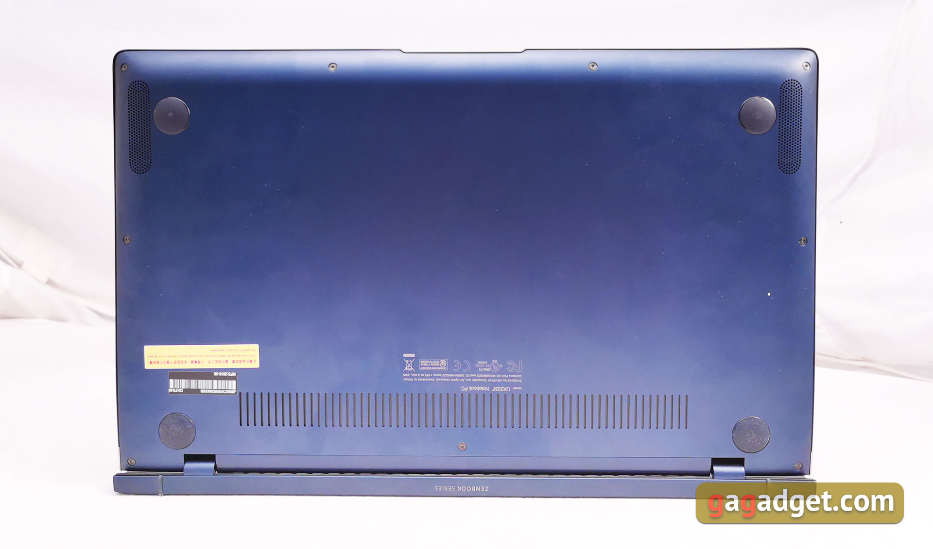Przegląd ASUS ZenBook 13 UX333FN: mobilność i wydajność-16