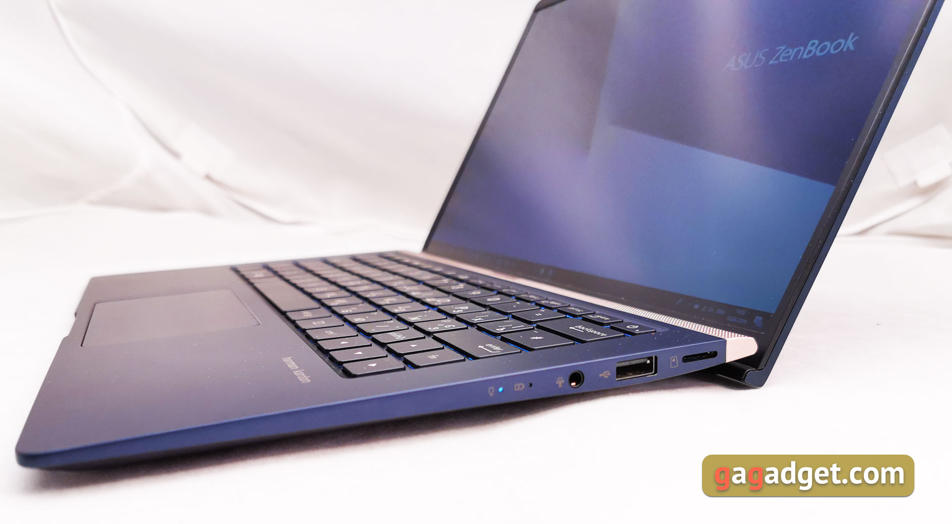Przegląd ASUS ZenBook 13 UX333FN: mobilność i wydajność-17