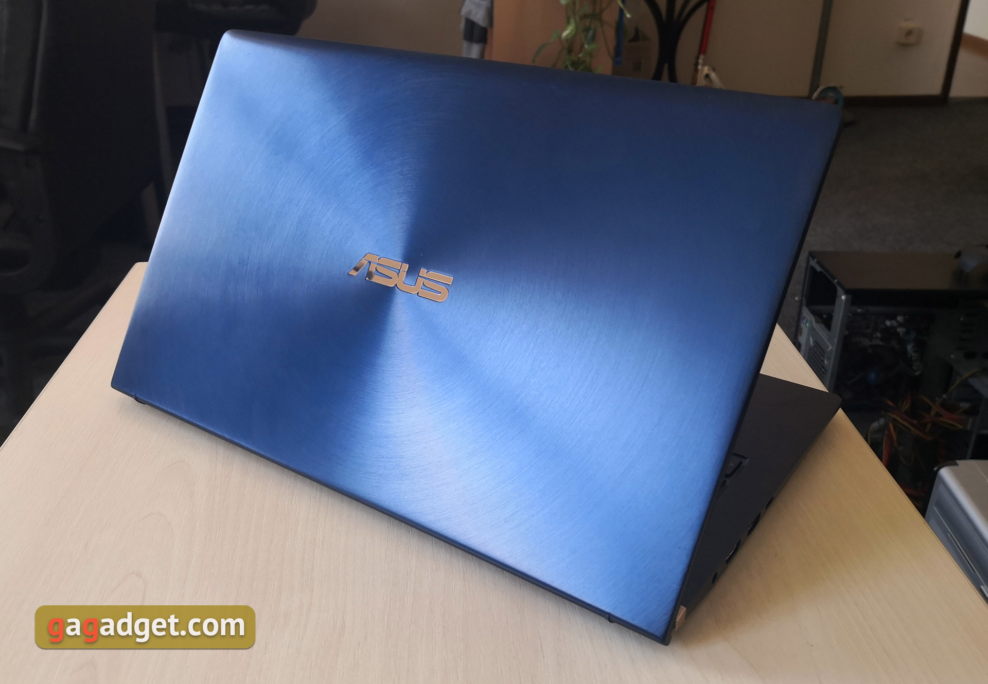 Recenzja ASUS ZenBook 14 UX434FN: ultraprzenośny laptop z ekranem dotykowym zamiast touchpada-8