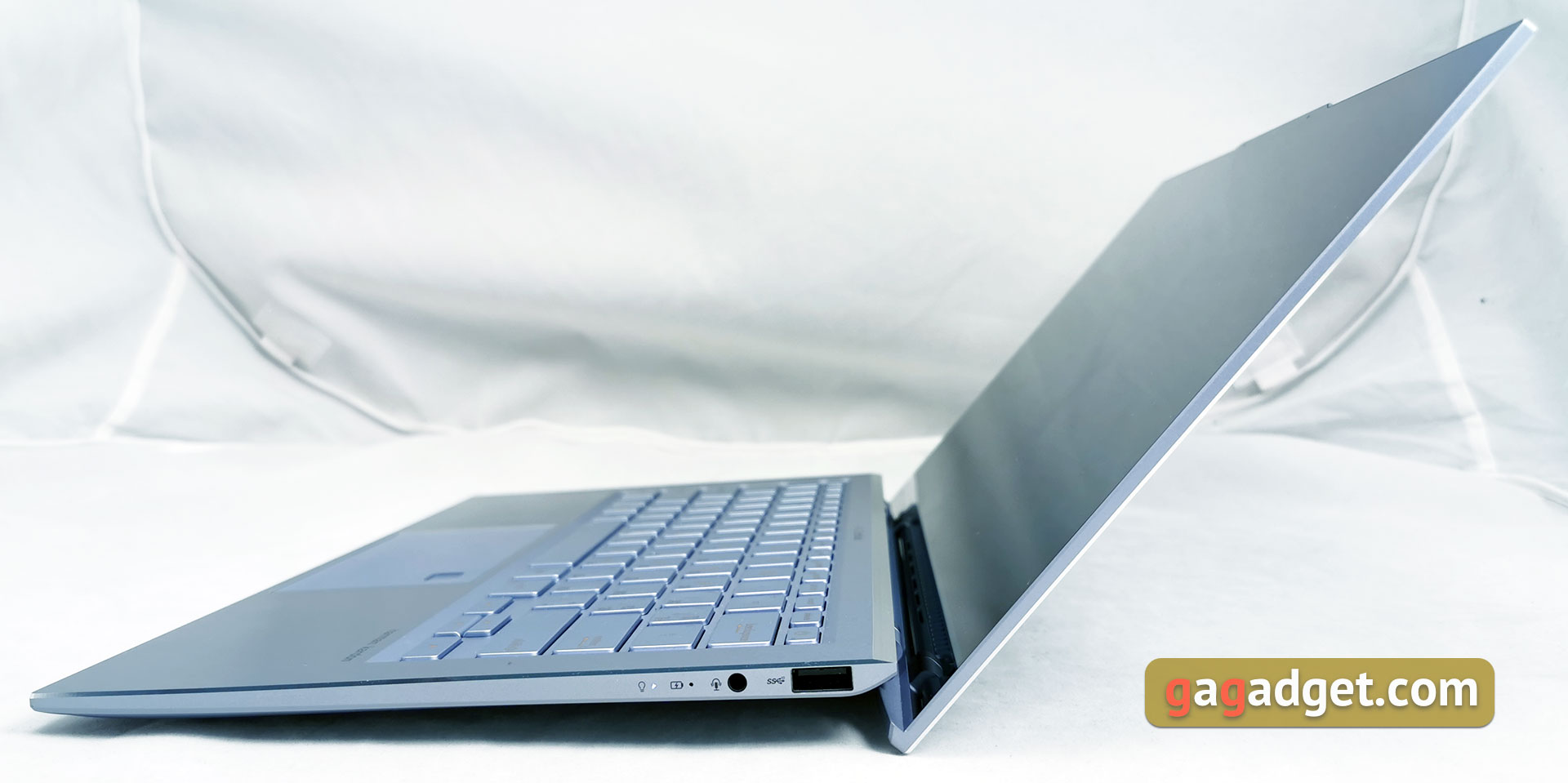 Recenzja ASUS ZenBook S13: flagowy bezramowy ultrabook z odwróconą „mono-brwią”-15