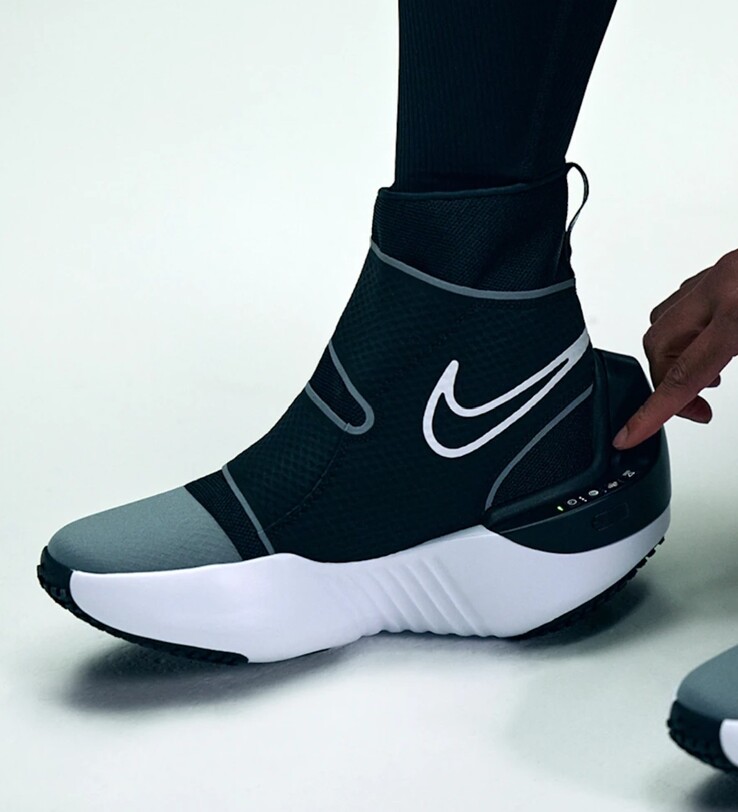 Nike Hyperboot przednia część Nike Hyperboot przednia część