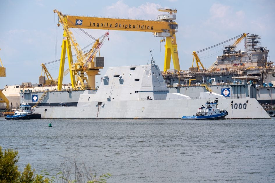 USS Zumwalt, najbardziej zaawansowany amerykański niszczyciel, przybył do stoczni w celu zainstalowania niejądrowej broni hipersonicznej Conventional Prompt Strike