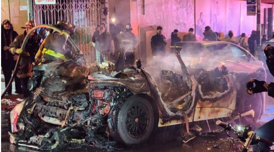 Robotaxi Waymo zaatakowane i podpalone w San Francisco