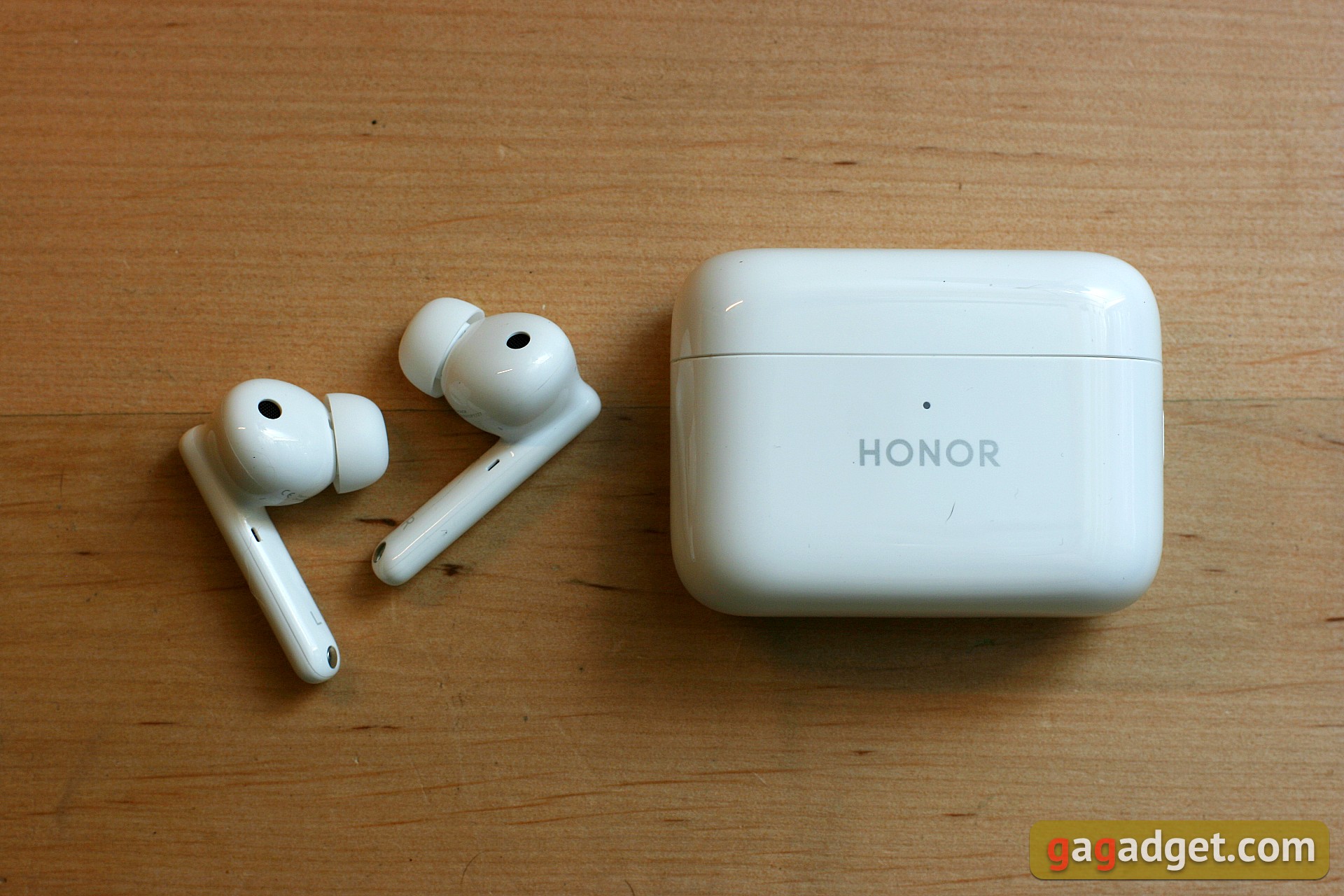 Recenzja TWS Honor Earbuds 2 Lite: Szumiący głośnik w dobrej cenie