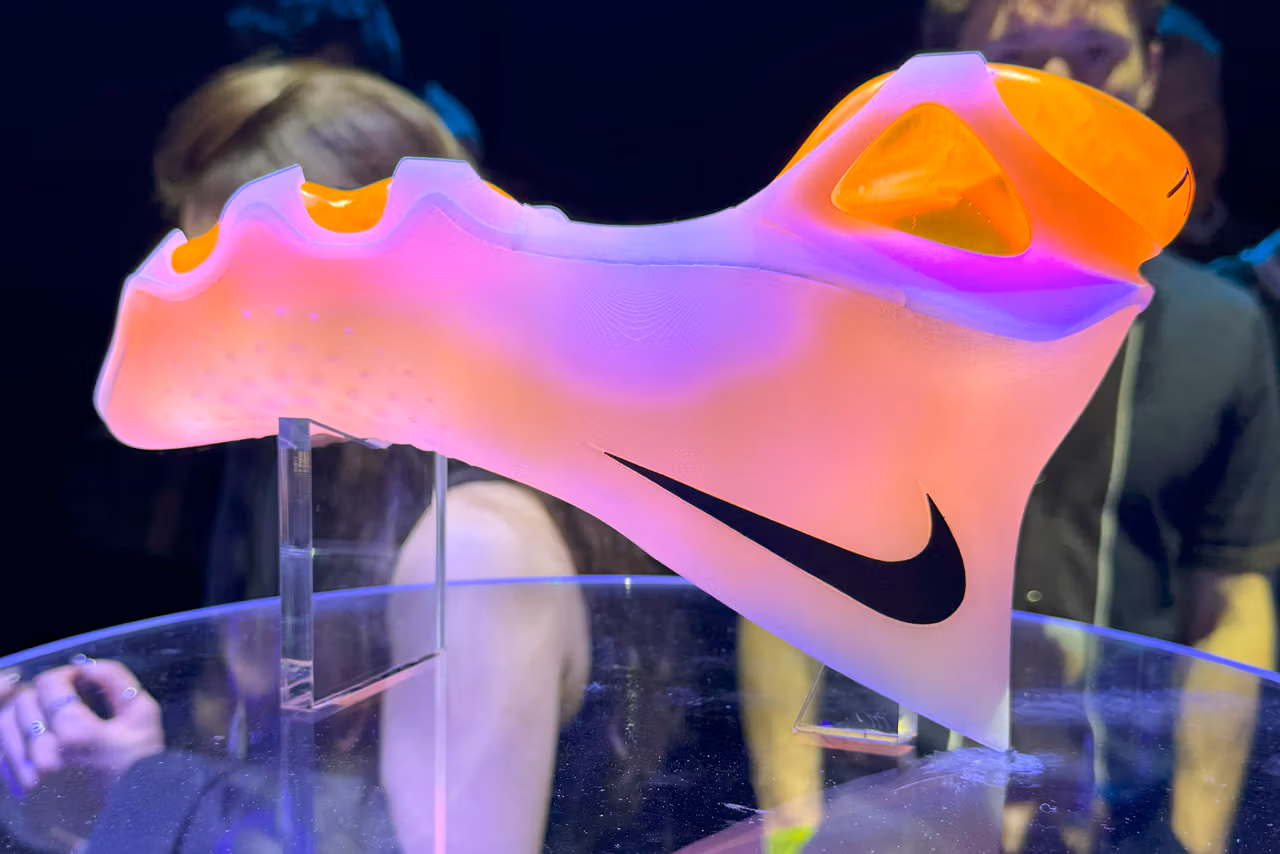 Nike wykorzystało sztuczną inteligencję do opracowania kolekcji trenerów A.I.R. dla profesjonalnych sportowców przed Igrzyskami Olimpijskimi w Paryżu.-7