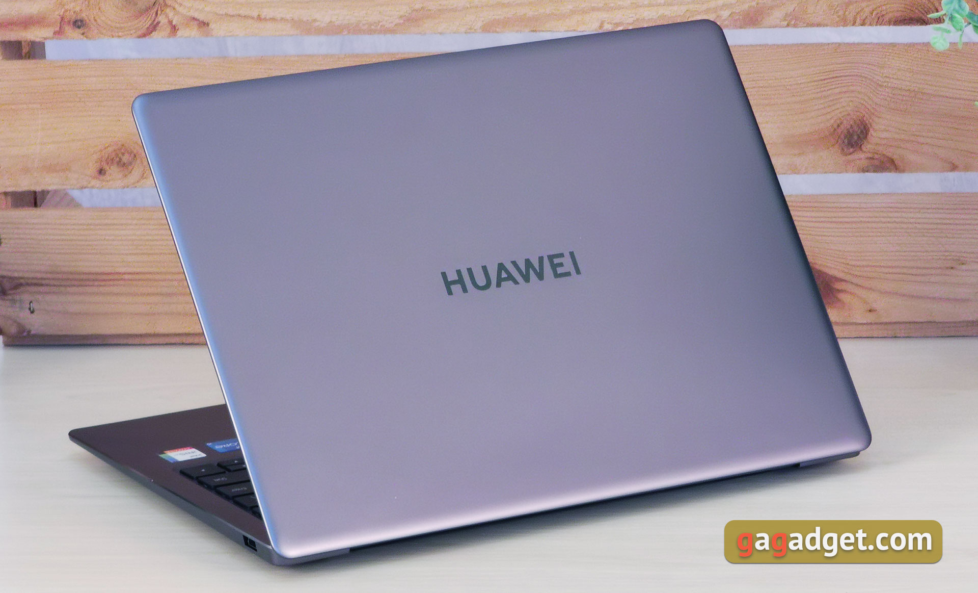 Recenzja Huawei MateBook 14s: laptop Huawei z usługami Google i szybkim ekranem-4