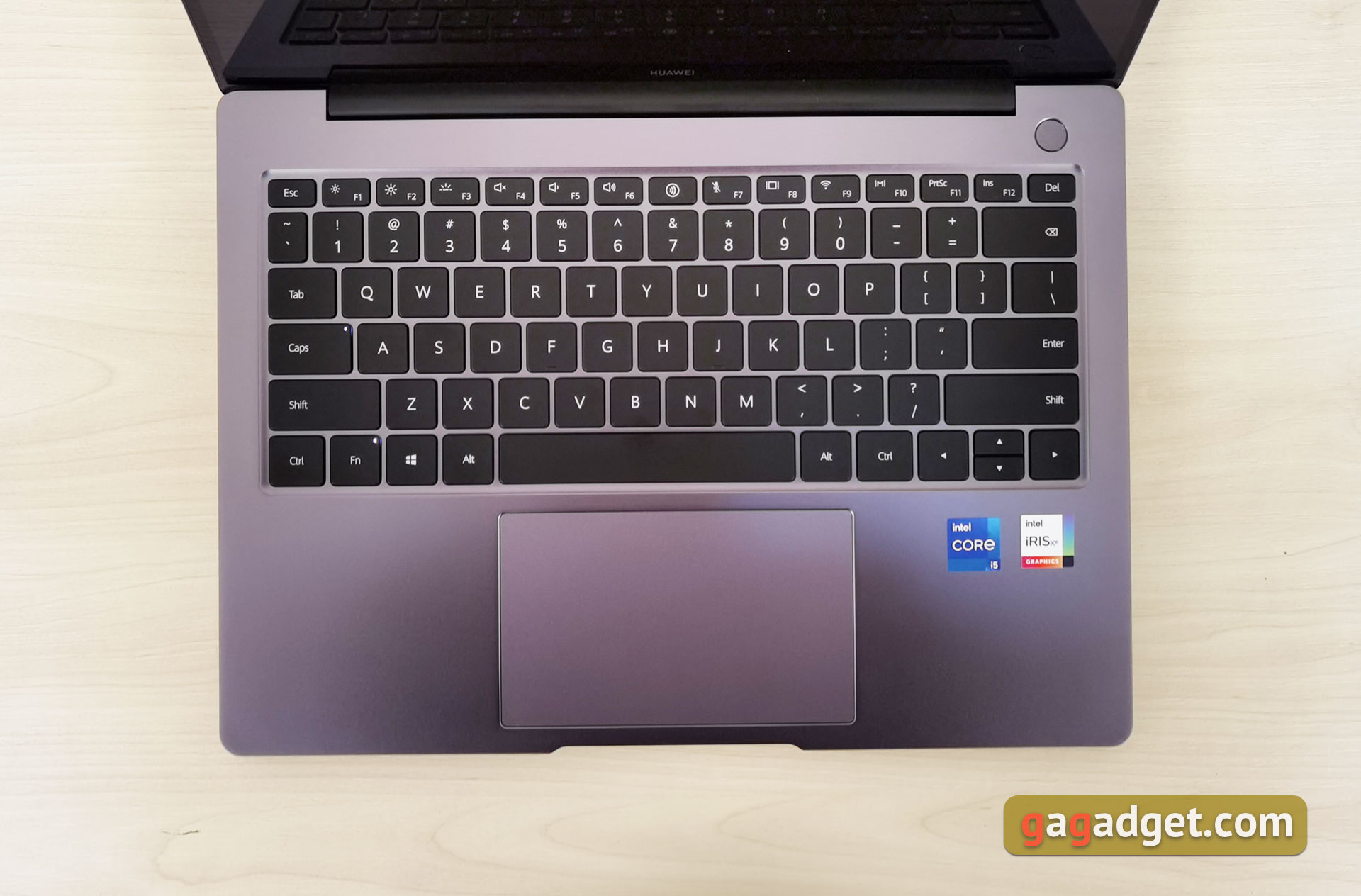 Recenzja Huawei MateBook 14s: laptop Huawei z usługami Google i szybkim ekranem-12