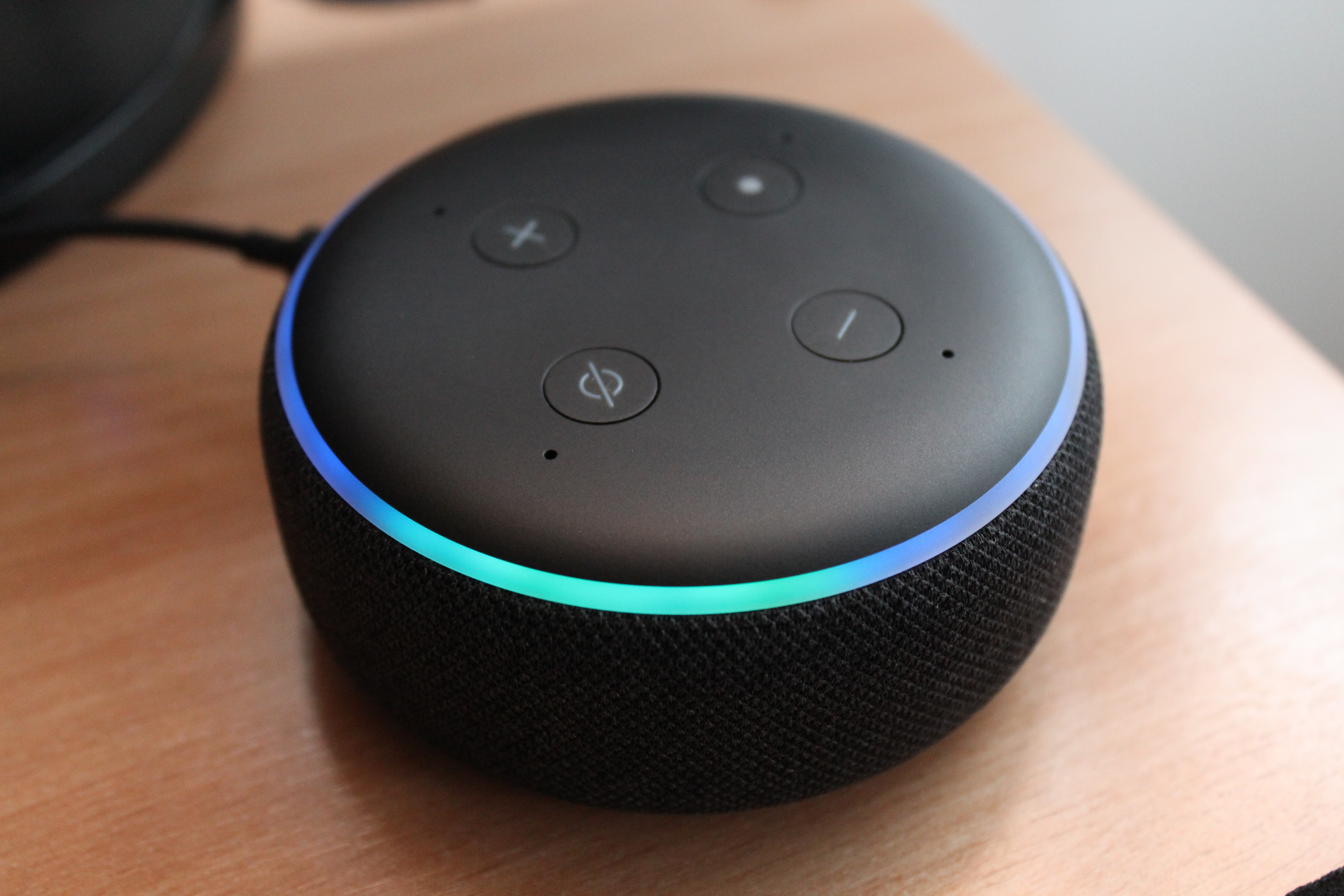 Amazon potwierdził, że nagrania głosowe z Alexy są wykorzystywane do szkolenia sztucznej inteligencji