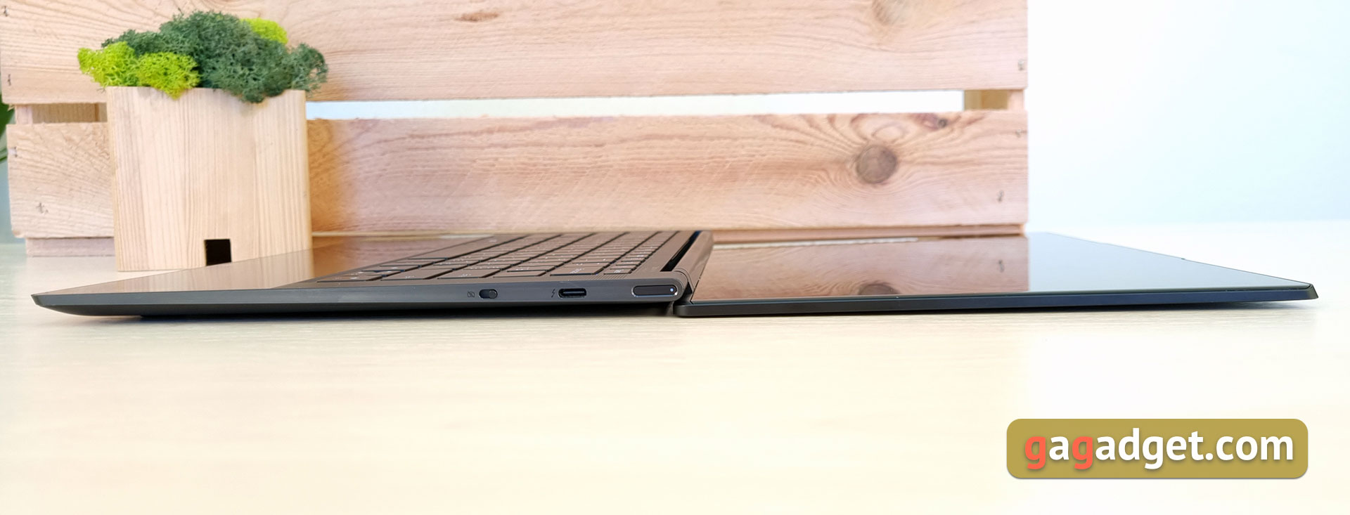Recenzja laptopa Lenovo Yoga Slim 9i: Business Command Center-24