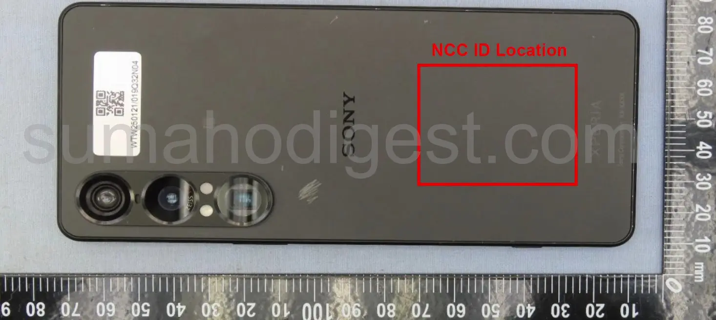 Zdjęcie Sony Xperia 1 VII w czarnym kolorze Zdjęcie Sony Xperia 1 VII w czarnym kolorze
