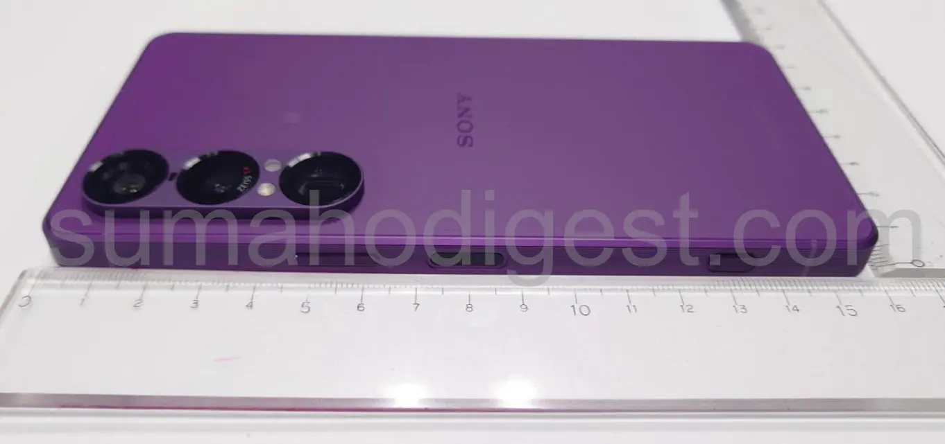 Zdjęcie Sony Xperia 1 VII w fioletowym kolorze Zdjęcie Sony Xperia 1 VII w fioletowym kolorze
