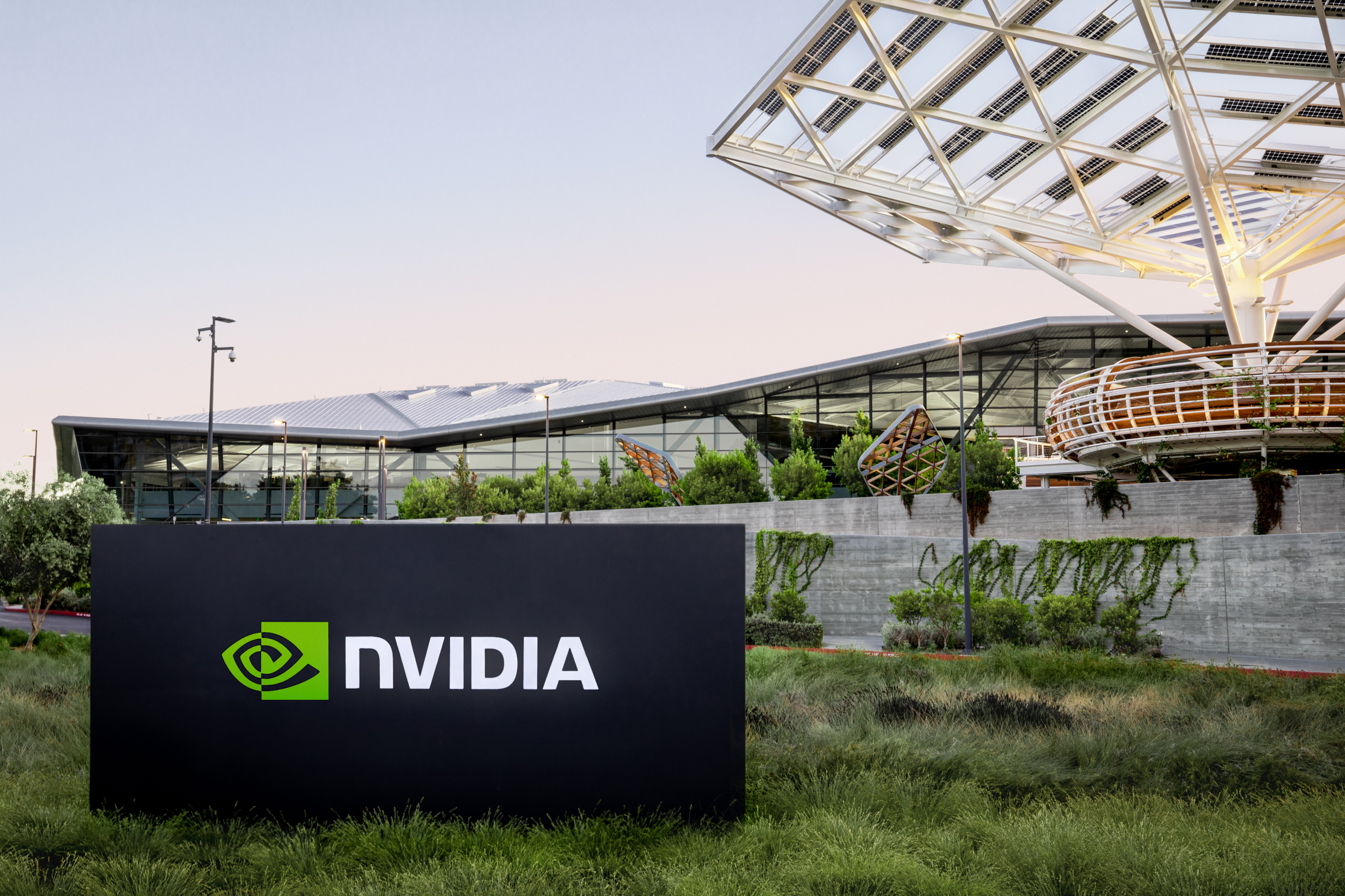 Wartość rynkowa NVIDIA po raz pierwszy przekroczyła 2 biliony dolarów w obliczu szumu wokół sztucznej inteligencji