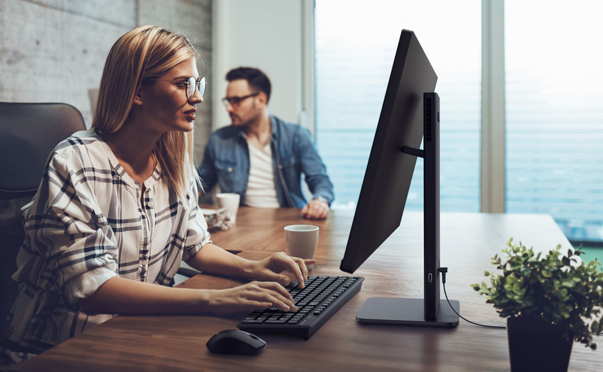 Asus ExpertCenter P200 AiO w środowisku pracy