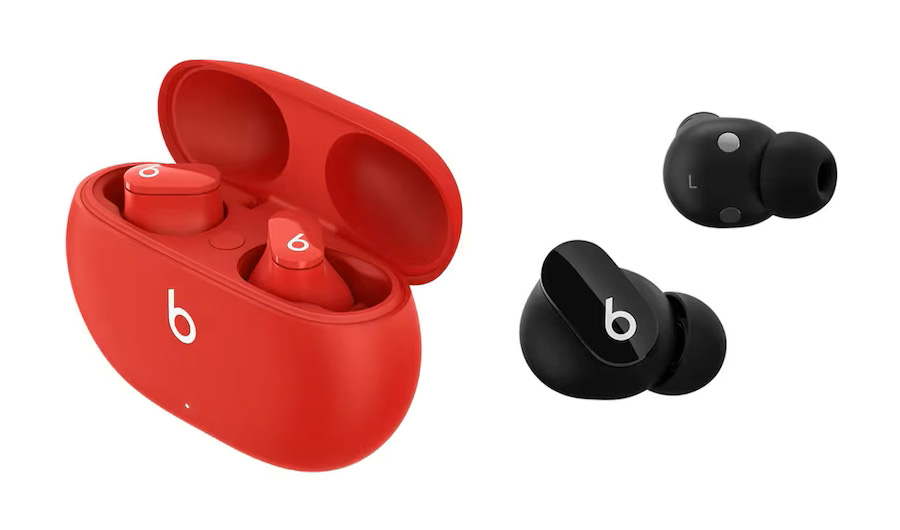 Beats Studio Buds na stole