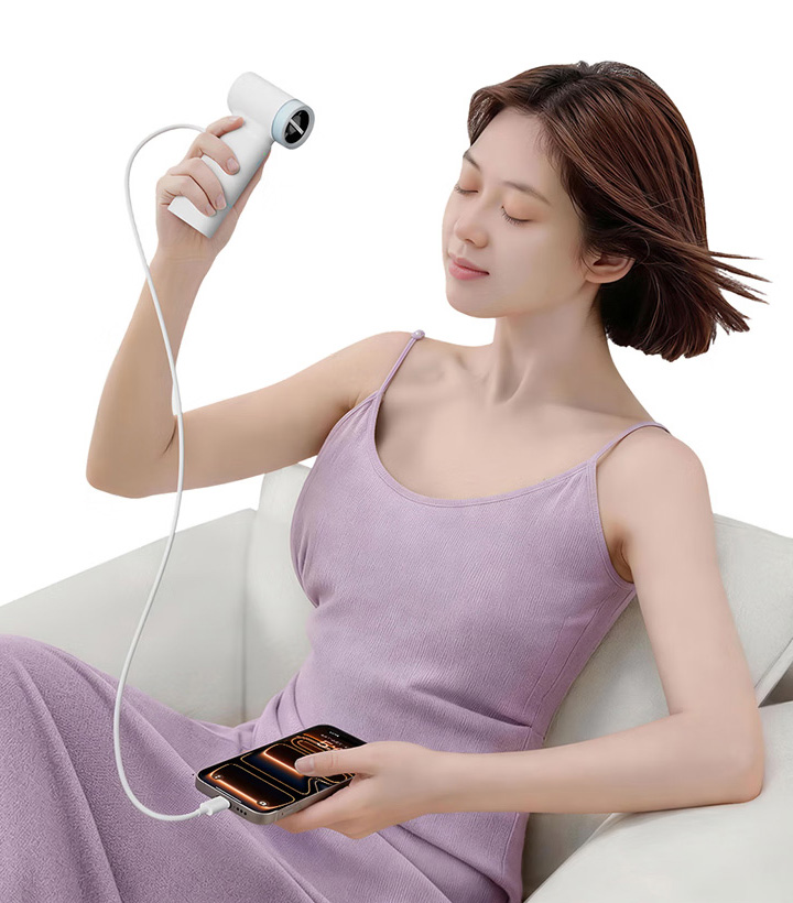 CP Modular Fan Plus z dwoma bateriami o łącznej pojemności 10 000 mAh
